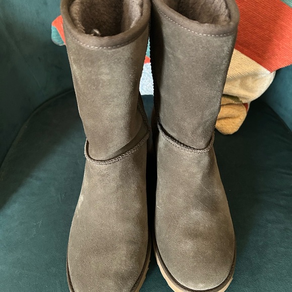 Ugg wedge boots sz 7 - Picture 1 of 4